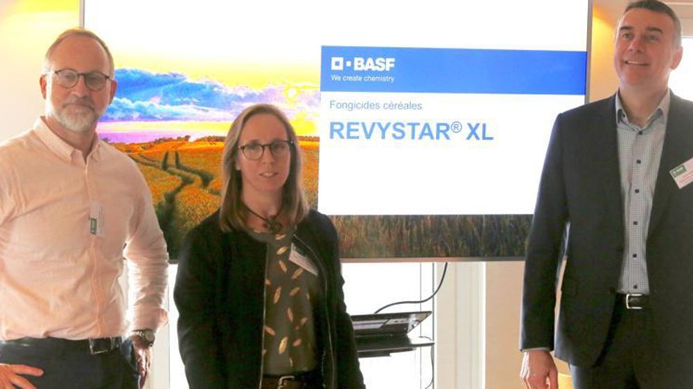 Nicolas Kerfant, directeur général de BASF France (à g.), Catherine Gauthier, responsable marketing, et Jérôme Tournier, responsable du pôle céréales, annoncent une « véritable Revylution ». © A.-M. Laville